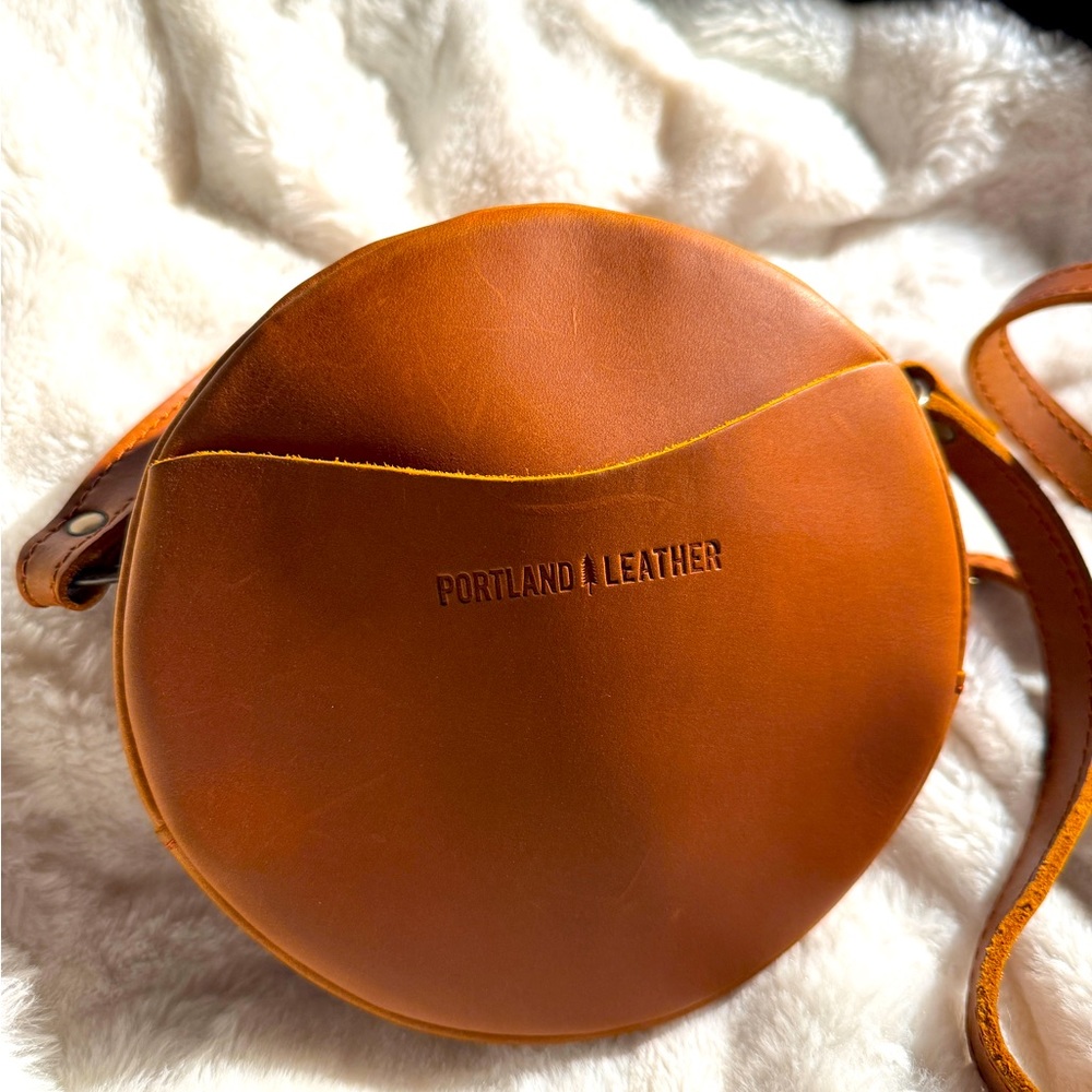 Portland Leather Crossbody Circle Bag